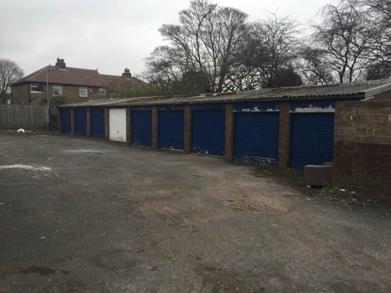 060a 8af3 d62b 8238 Garage Eastbury Avenue Eastbury avenue (1).JPG
